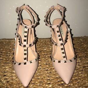 Pointed toe nude studded heels NWOT never worn